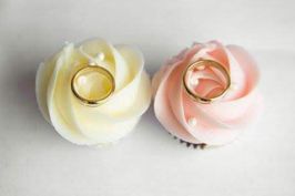 wedding cupcake